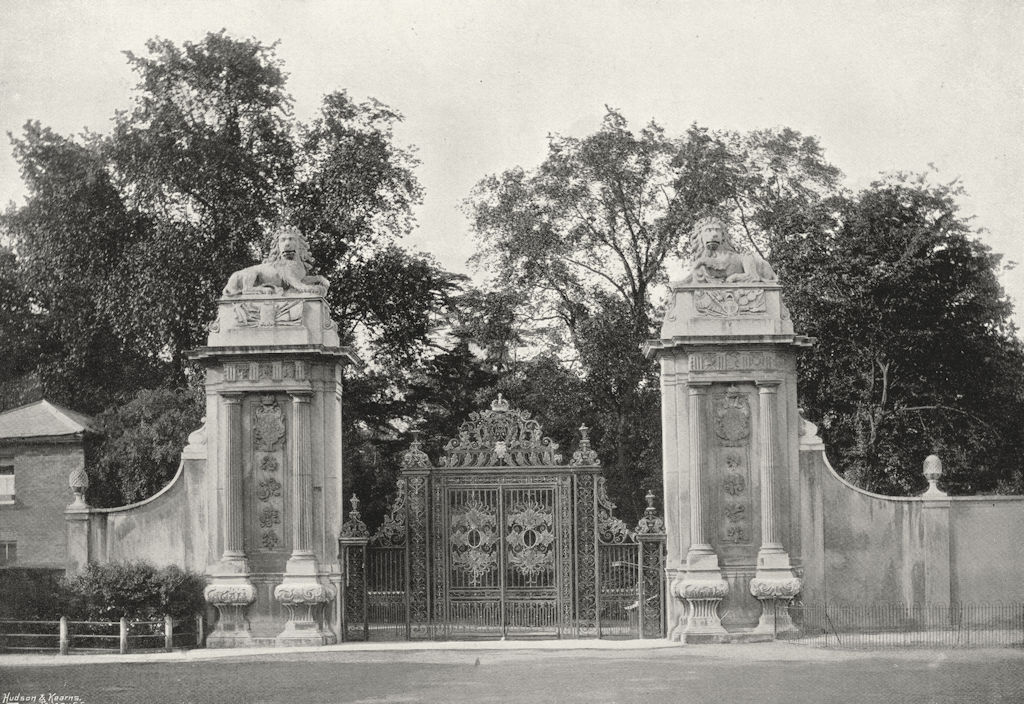 LONDON. Lion Gates, Hampton Court 1897 old antique vintage print picture