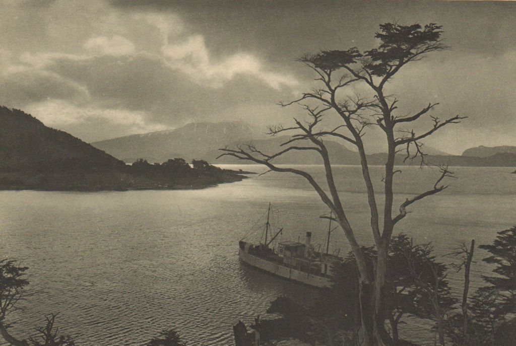 CHILEAN PATAGONIA. Canal Murray. Escampíava " Porvenir " en Wulaya 1932 print