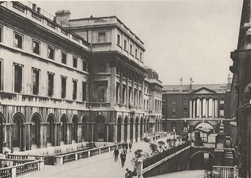 Associate Product LONDON. East wing of Somerset House utilised for King's College 1926 old print