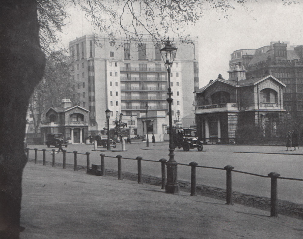 Dorchester Hotel, Park Lane. E.O. HOPPÉ. London 1930 old vintage print picture