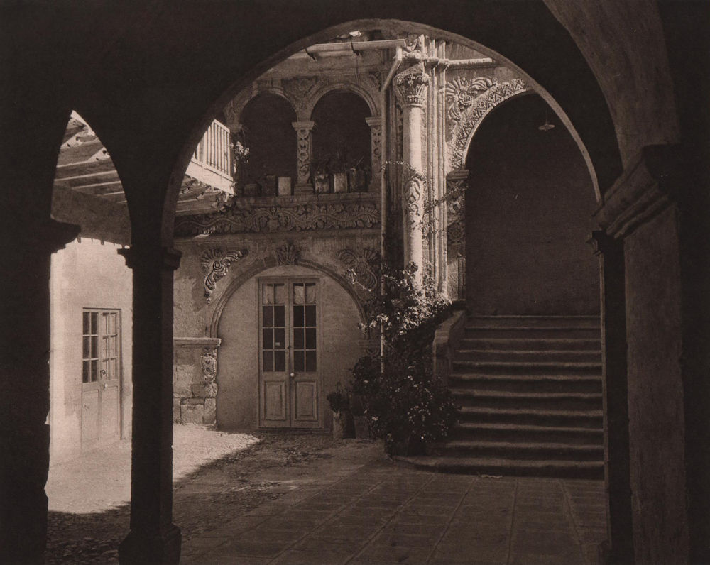 The courtyard of the mansion of Marquess Villaverde at La Paz. Bolivia 1928